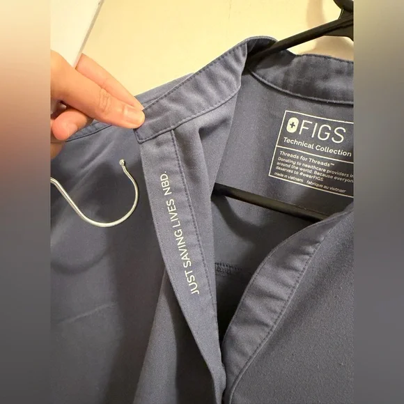 FIGS SCRUB SET - Picture 3 of 6